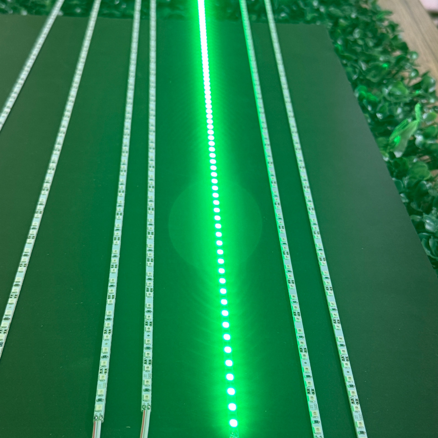 12 Volt 2835 SMD 120 LED 4 mm İnce Çubuk Bar LED Yeşil
